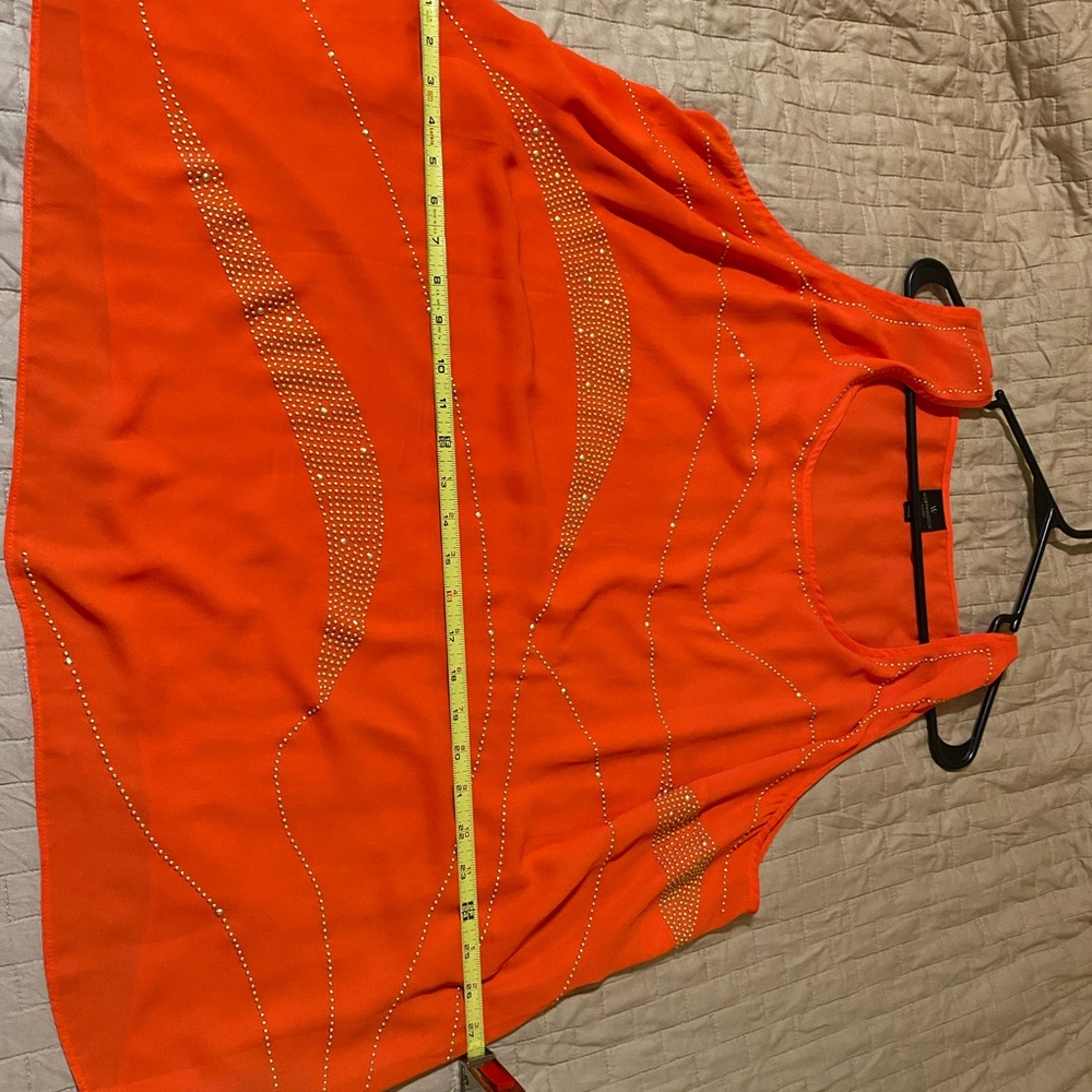A Worthington 3X, orange, sleeveless, sheer top. - Picture 3 of 5